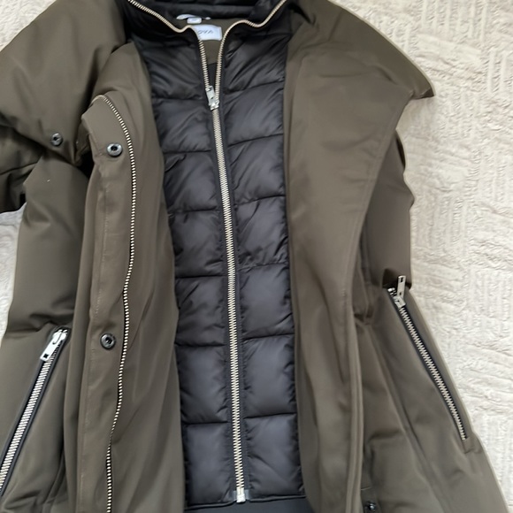Sandova Gytha Asymmetrical Down Jacket with Inner Bib, Size Small, New condition - Picture 6 of 16